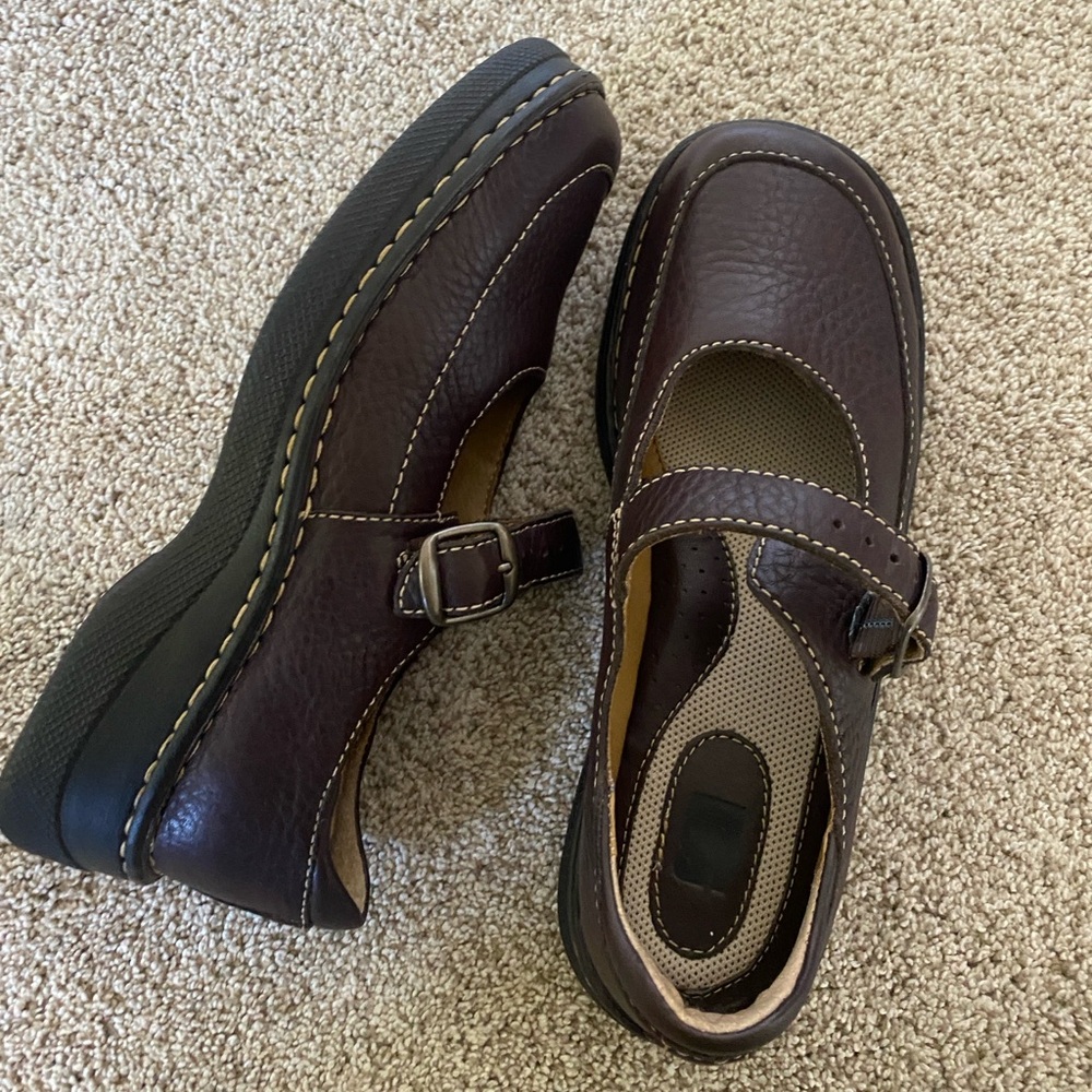 KB & Company Mary Jane Shoes